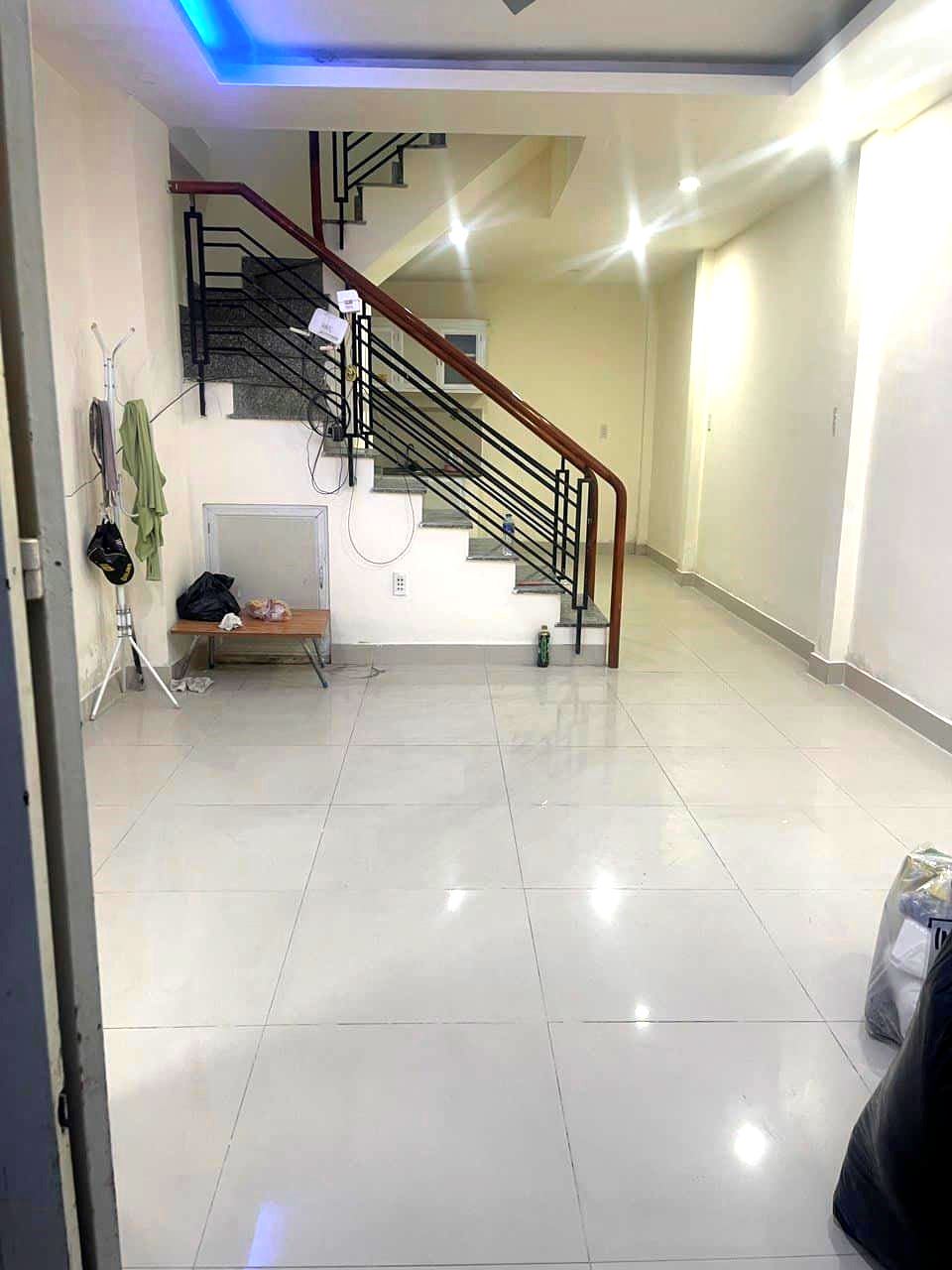 Bán nhà Phạm Thế Hiển, 39m2, 3 tầng, 4PN, KO QH, chỉ 3,3 tỷ có TL 0906.993.584